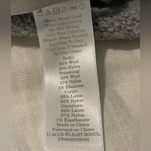 Everlane Pom Pom beanie, wool. Never worn, like new. - Picture 3 of 3